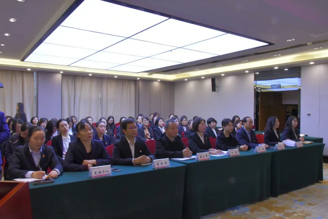 龍鋼集團工會女職委“巾幗言志—女職工崗位建功論壇”系列活動豐富多彩 龍鋼集團工會女職委“巾幗言志—女職工崗位建功論壇”系列活動豐富多彩