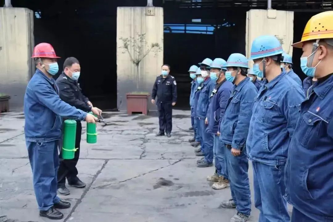大西溝礦業(yè)公司:開足馬力趕生產(chǎn) 全力以赴戰(zhàn)收官 大西溝礦業(yè)公司:開足馬力趕生產(chǎn) 全力以赴戰(zhàn)收官