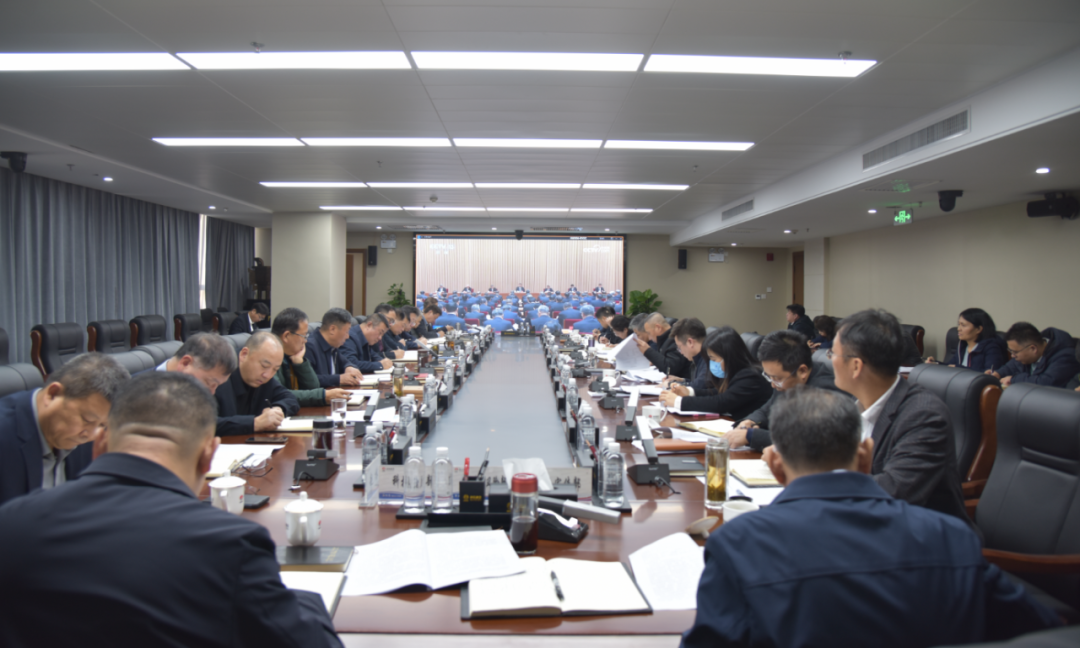 陜鋼集團黨委理論學習中心組學習中央經(jīng)濟工作會議精神、陜西省委十四屆五次全會暨省委經(jīng)濟工作會議精神