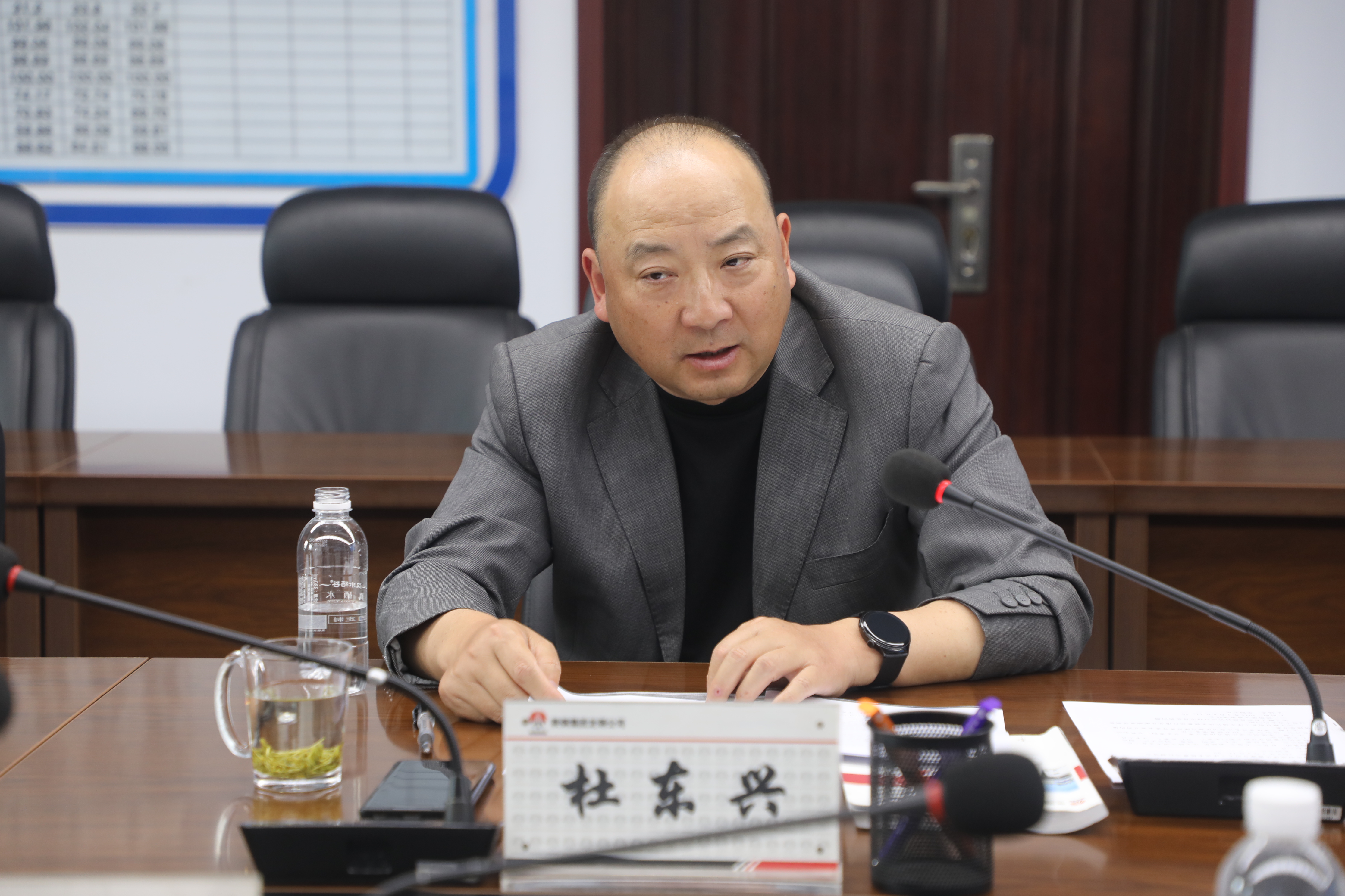 杜東興到龍鋼公司開展鋼后創(chuàng)效硬仗調(diào)研 杜東興到龍鋼公司開展鋼后創(chuàng)效硬仗調(diào)研