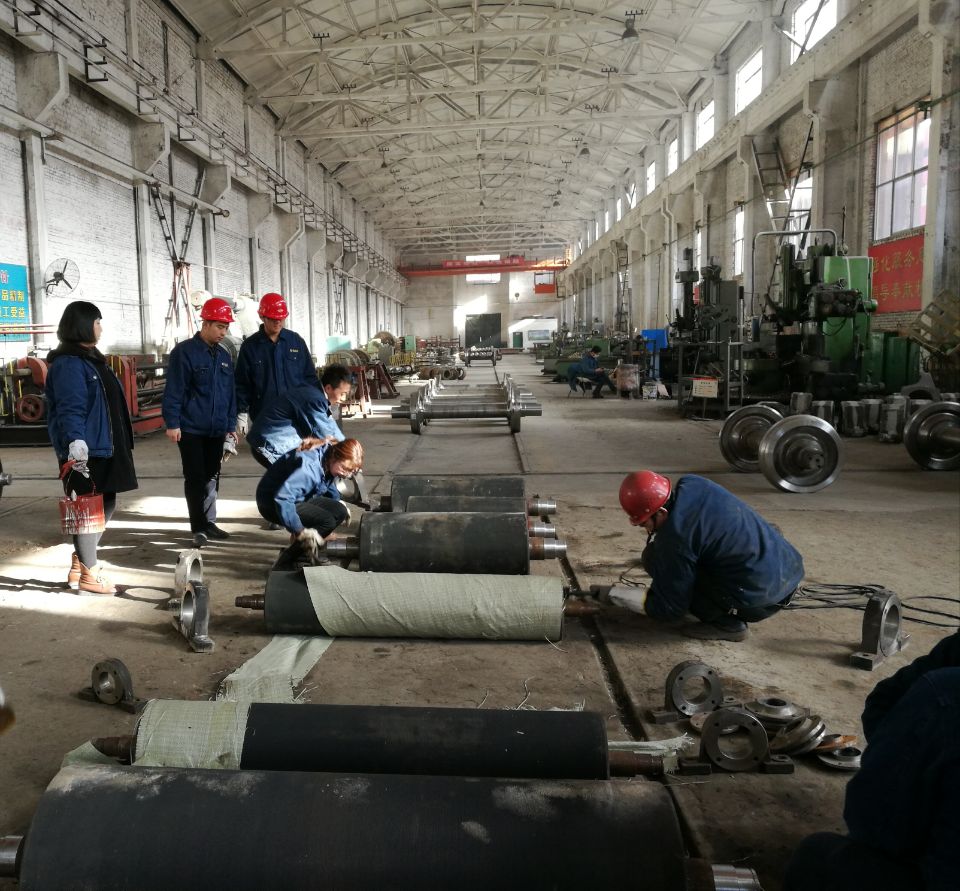 周末加班進一線 義務勞動展風采 周末加班進一線 義務勞動展風采