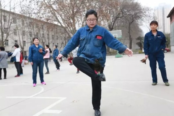 龍鋼集團(tuán)各單位開展慶“三八”活動