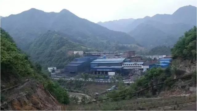 礦山這十年，風(fēng)雨兼程