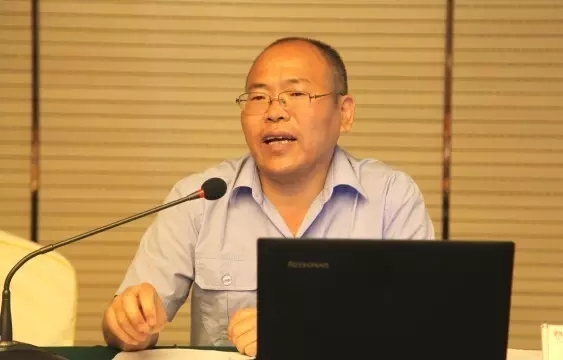 一堂生動深刻的黨課---龍鋼集團(tuán)黨委舉辦“兩學(xué)一做”專題黨課 一堂生動深刻的黨課---龍鋼集團(tuán)黨委舉辦“兩學(xué)一做”專題黨課