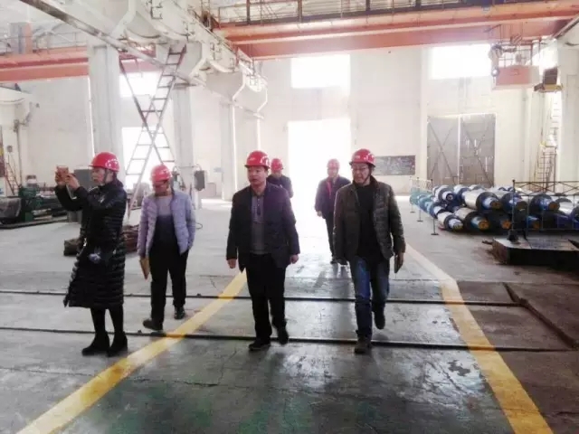 華陰市經貿局副局長董鵬到華冶公司檢查指導安全工作