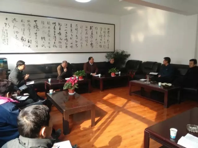 龍鋼集團(tuán)黨政領(lǐng)導(dǎo)春節(jié)收假第一天到西鋼、紅光物流公司檢查指導(dǎo)工作