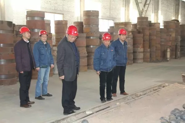 龍鋼集團(tuán)公司董事長、總經(jīng)理董銀師一行到華冶公司調(diào)研