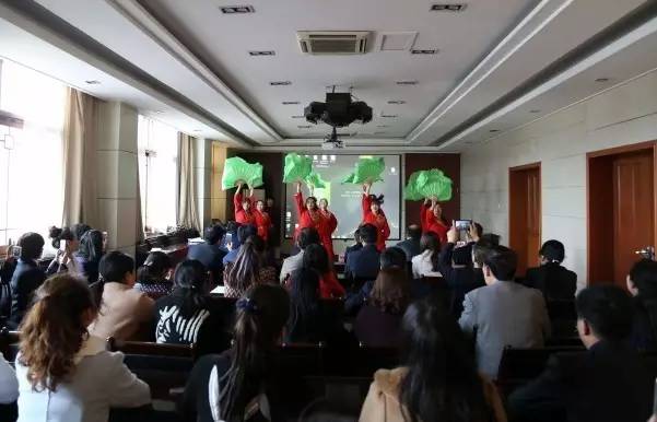 龍鋼集團(tuán)各基層女工委開展系列活動(dòng)慶祝三八婦女節(jié)