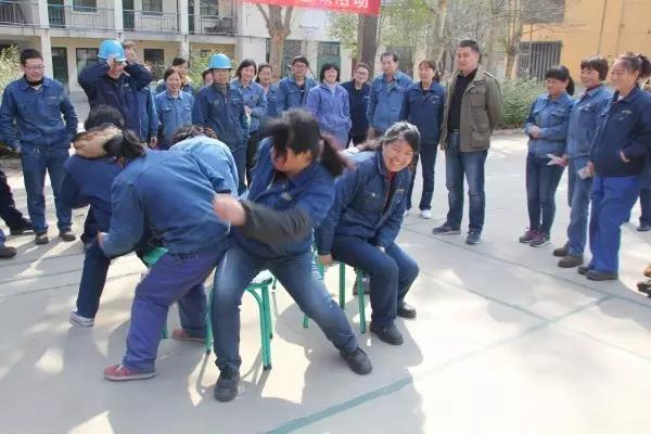 龍鋼集團(tuán)各基層女工委開展系列活動(dòng)慶祝三八婦女節(jié)
