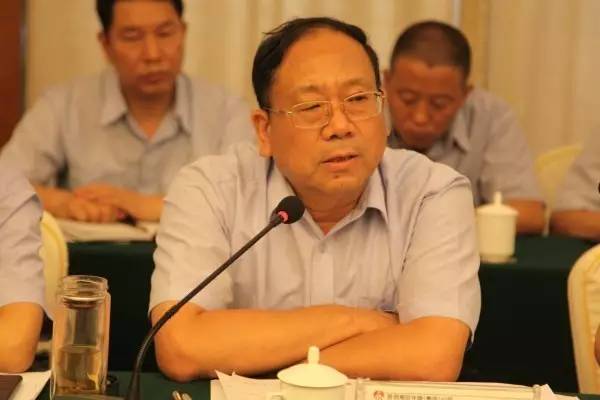 龍鋼集團召開上半年經(jīng)濟運行分析會