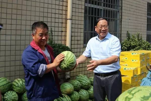 董銀師、劉光明、陳輝赴基層單位慰問送清涼