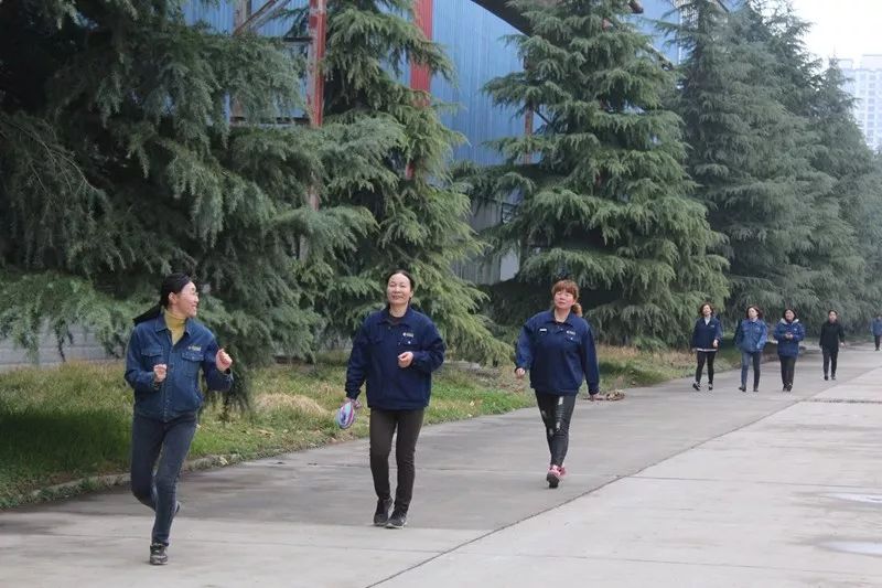 綠色女人節(jié) 健康健步走——西鋼公司、紅光物流公司舉辦女職工2018“健康健步走”比賽