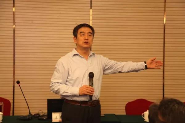 龍鋼集團(tuán)召開黨風(fēng)廉政建設(shè)專題輔導(dǎo)及“以案促訓(xùn)”警示教育大會 龍鋼集團(tuán)召開黨風(fēng)廉政建設(shè)專題輔導(dǎo)及“以案促訓(xùn)”警示教育大會