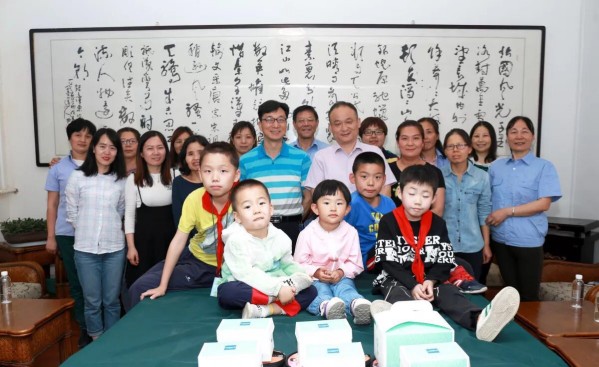 “關(guān)注成長(zhǎng) 筑夢(mèng)六一”——龍鋼集團(tuán)女職委開(kāi)展“六一兒童節(jié)”關(guān)愛(ài)活動(dòng) “關(guān)注成長(zhǎng) 筑夢(mèng)六一”——龍鋼集團(tuán)女職委開(kāi)展“六一兒童節(jié)”關(guān)愛(ài)活動(dòng)