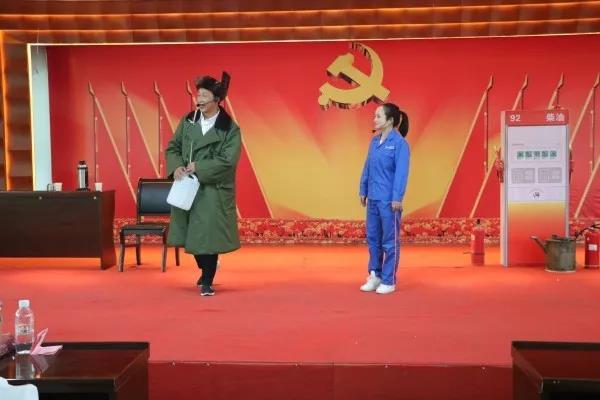 一封家書寄深情 千言萬語說安全——龍鋼集團(tuán)公司組織開展“安全家書巡回誦讀”活動 一封家書寄深情 千言萬語說安全——龍鋼集團(tuán)公司組織開展“安全家書巡回誦讀”活動