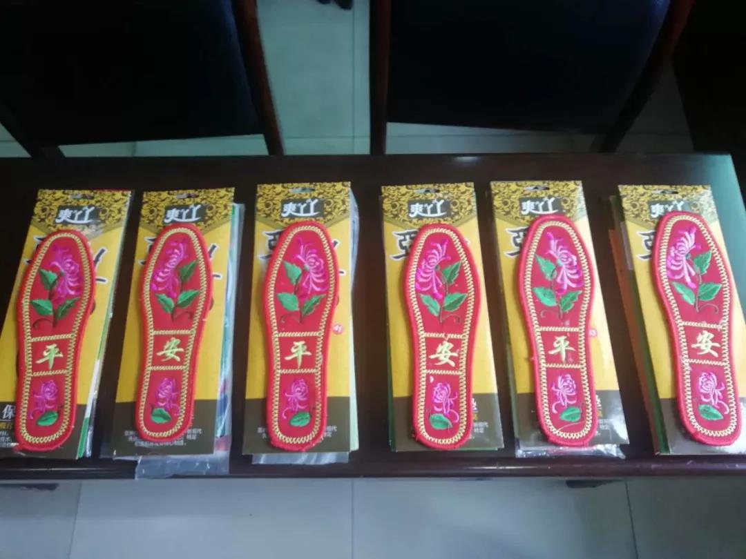 一封家書寄深情 千言萬語說安全——龍鋼集團(tuán)公司組織開展“安全家書巡回誦讀”活動 一封家書寄深情 千言萬語說安全——龍鋼集團(tuán)公司組織開展“安全家書巡回誦讀”活動