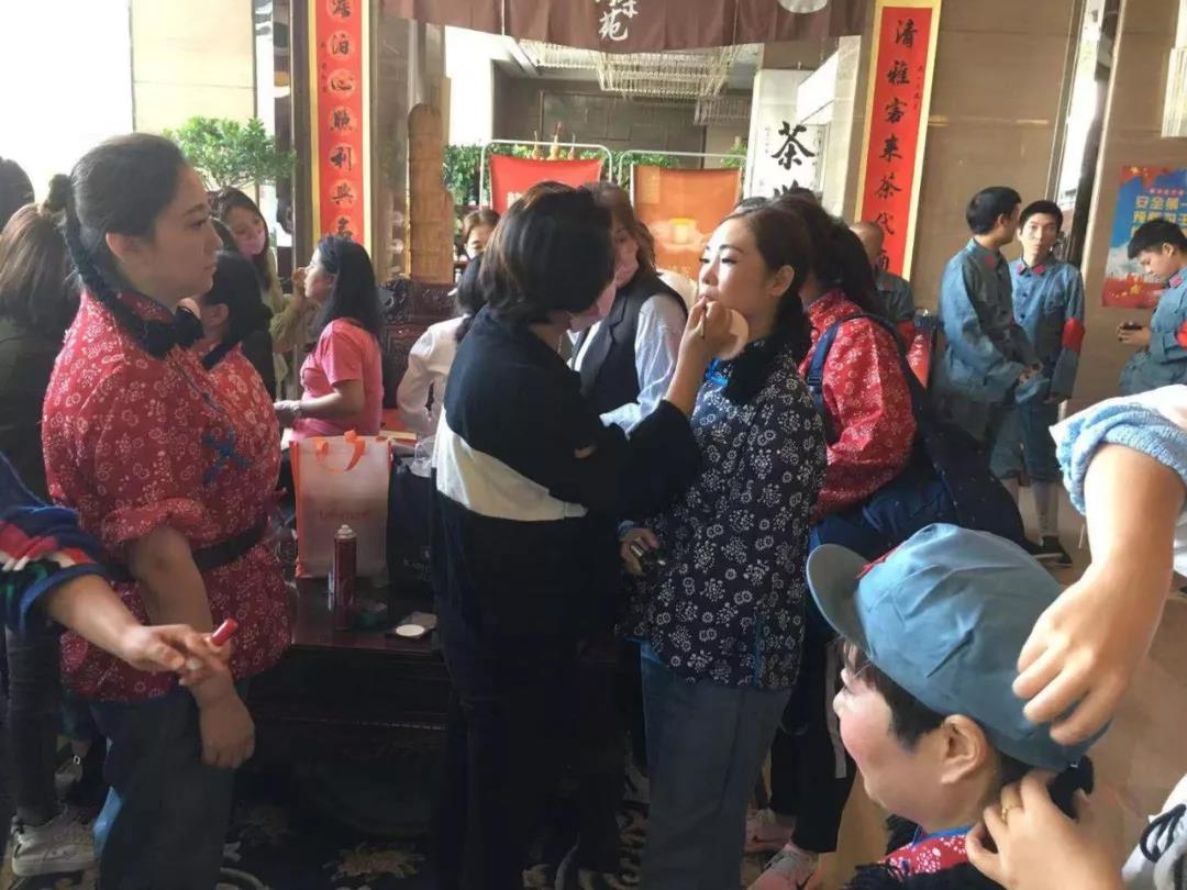 嘹亮的頌歌　深情的祝?！堜摷瘓F百人合唱節(jié)目側(cè)記
