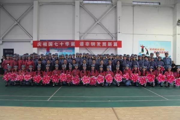 嘹亮的頌歌　深情的祝?！堜摷瘓F百人合唱節(jié)目側(cè)記