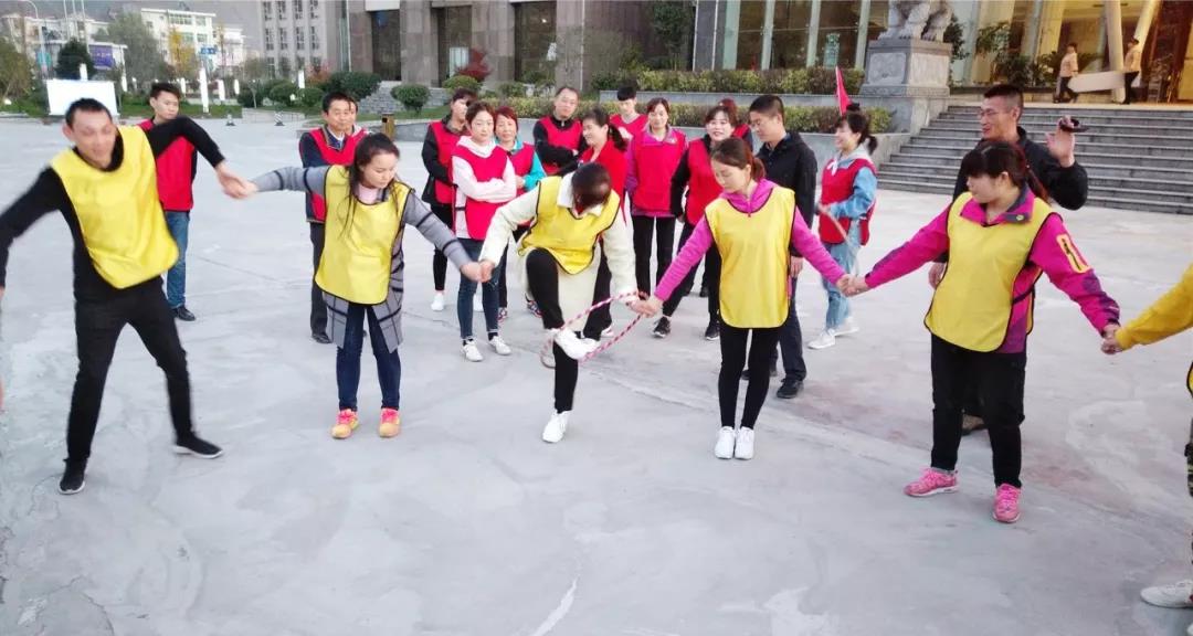 磨練意志，超越自我，凝聚團(tuán)隊(duì)，贏在執(zhí)行——酒店板塊開展2019年度員工素質(zhì)集訓(xùn)活動(dòng)