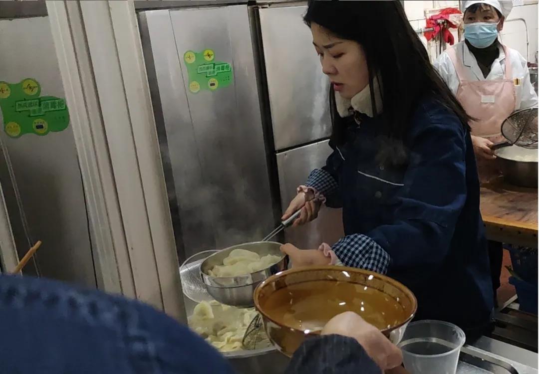 大西溝礦業(yè)公司：暖心節(jié)日餐，滿滿冬日情
